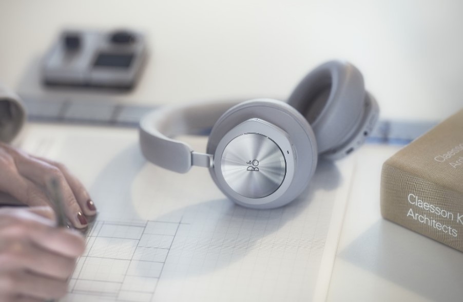 Le cuffie gaming wireless Beoplay Portal per PC e PlayStation