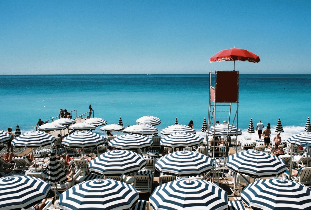 Estate 2024, in crescita le richieste di lettini e ombrelloni da parte degli stranieri: +40% rispetto al 2023