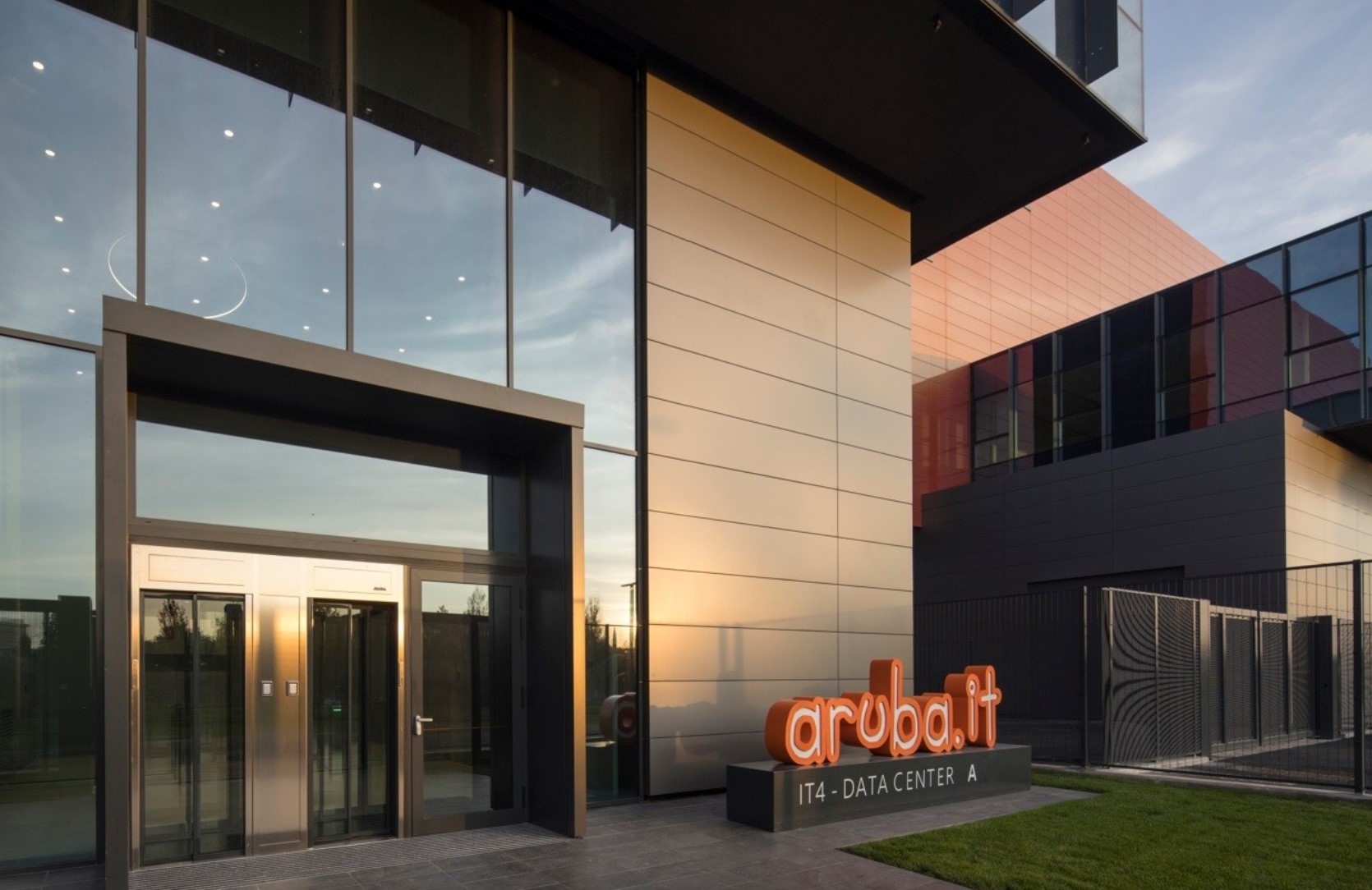 ARUBA MIX internet ARUBA e MIX per migliorare la connessione internet a Roma e nel Centro Italia